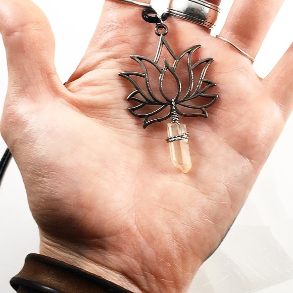 CUSTOM Crystal Lotus - Picture 3 of 5